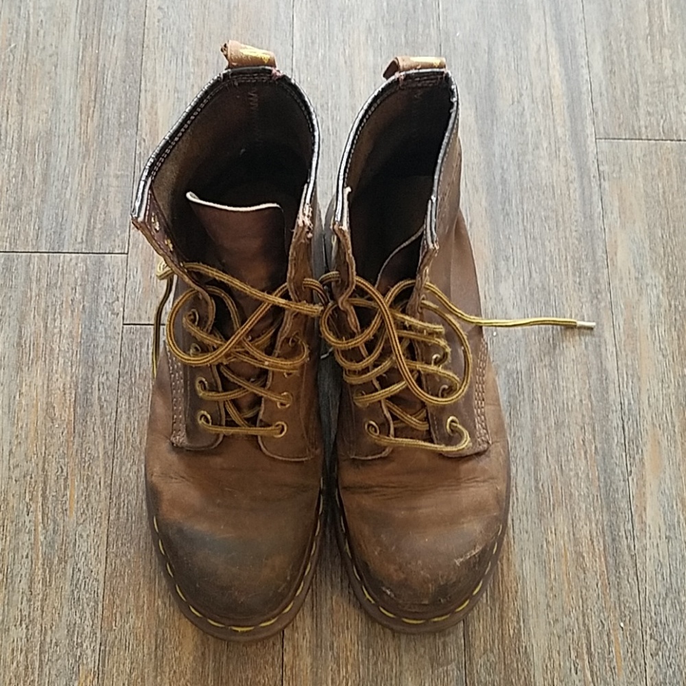 Dr. Martens Vintage 90s Grunge Combat Boots